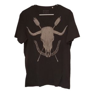 Guess longhorn skull men's medium graphic tee